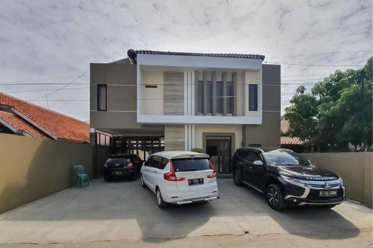 Jatiwangi Syariah Guest House Mitra Reddoorz Majalengka Exterior foto